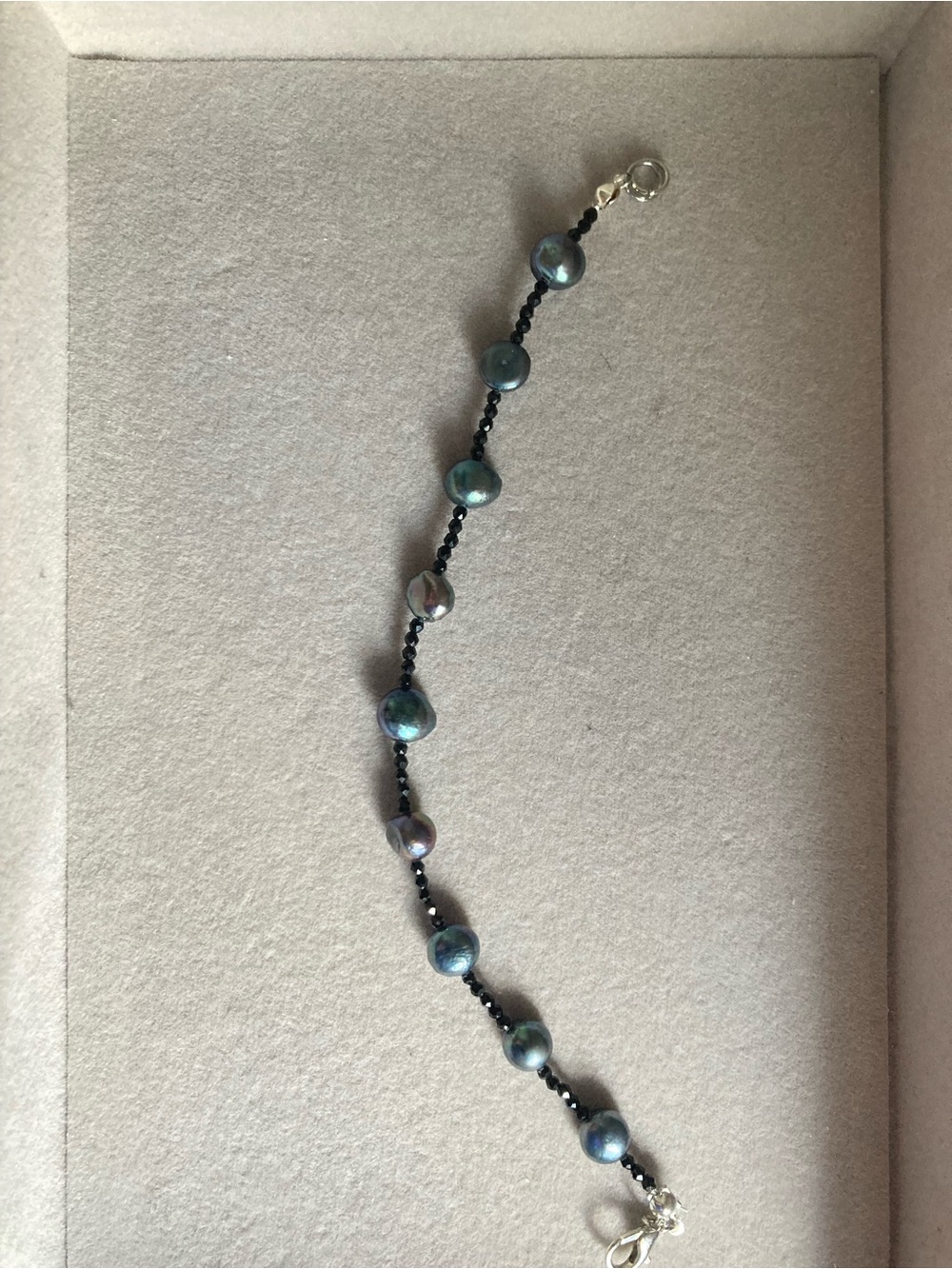 Genuine Black freshwater Pearl Bracelet with Silver Clasp - Picture 5 of 10